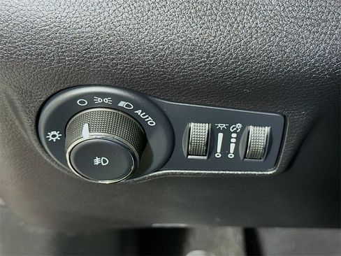 Used 2022 Jeep Compass Limited w/ Sun and Sound Group image 20