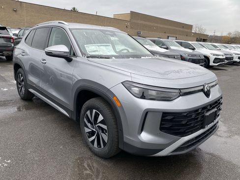 New 2025 Volkswagen Tiguan S image 2