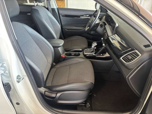 Used 2025 Kia Seltos S FWD image 35