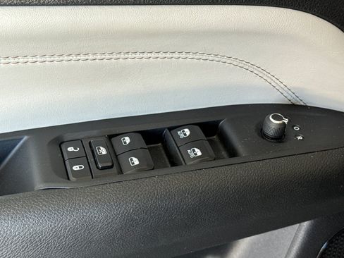 Used 2025 Jeep Compass Limited AWD/4WD image 14