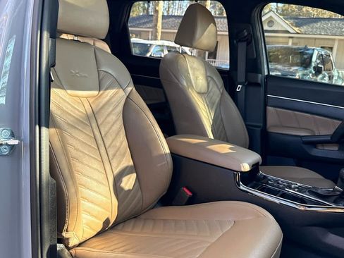 Used 2025 Kia Sorento SX Prestige w/ Olive Brown Leather Package image 21