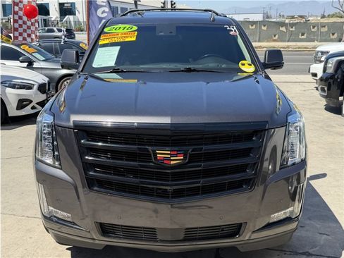 Used 2018 Cadillac Escalade Premium Luxury AWD/4WD image 9