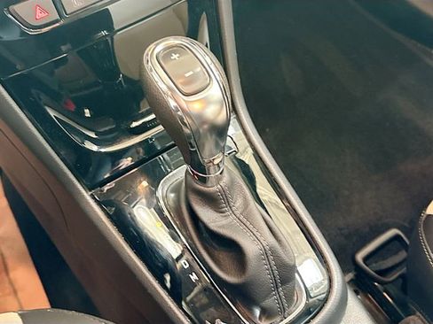 Used 2020 Buick Encore Preferred image 17