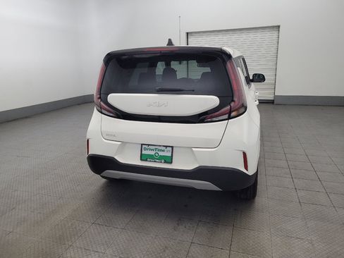 Used 2023 Kia Soul LX w/ LX Technology Package image 7