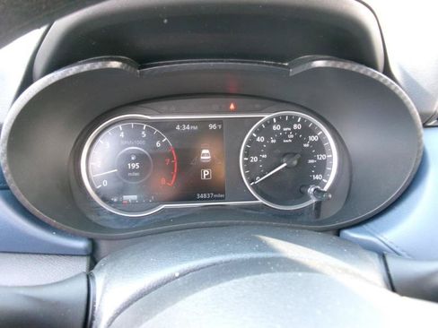 Used 2025 Nissan Versa SV FWD image 14