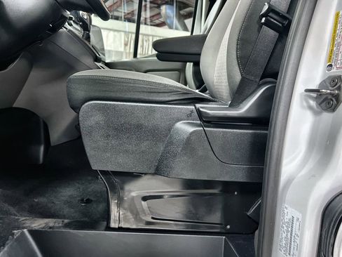 Used 2024 Ford Transit 350 XLT image 11