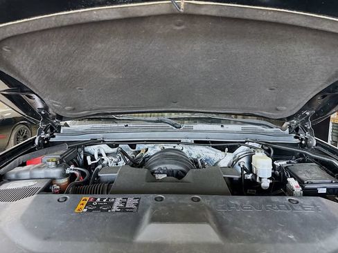 Used 2018 Chevrolet Tahoe Premier AWD/4WD image 33