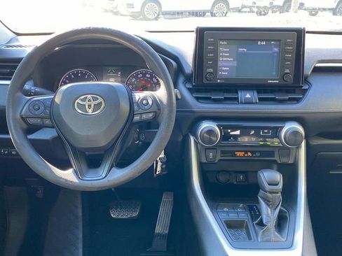 Used 2021 Toyota RAV4 LE FWD image 8