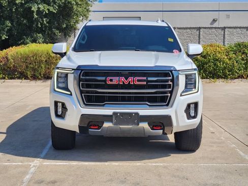 Used 2024 GMC Yukon XL AT4 AWD/4WD image 2