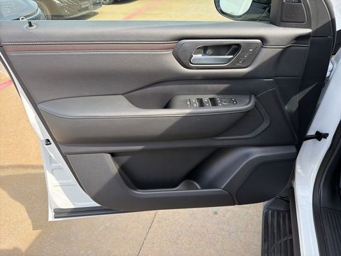 New 2026 Nissan Armada SL w/ Captain's Chari Seat Package RWD image 12