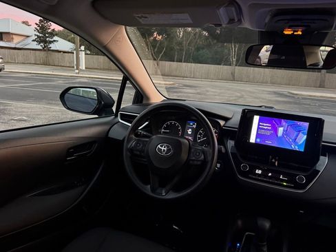 Used 2023 Toyota Corolla LE image 24