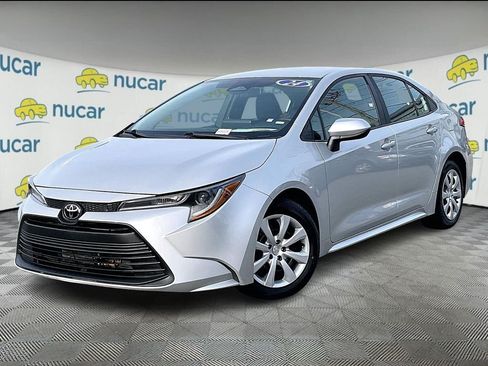 Used 2024 Toyota Corolla LE FWD image 3