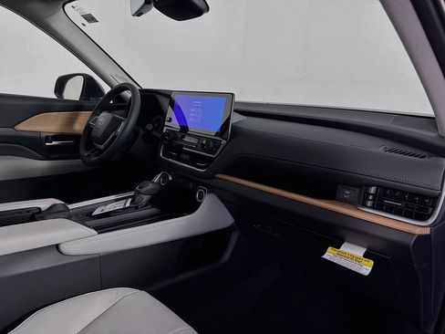 New 2026 Toyota Grand Highlander Limited image 30
