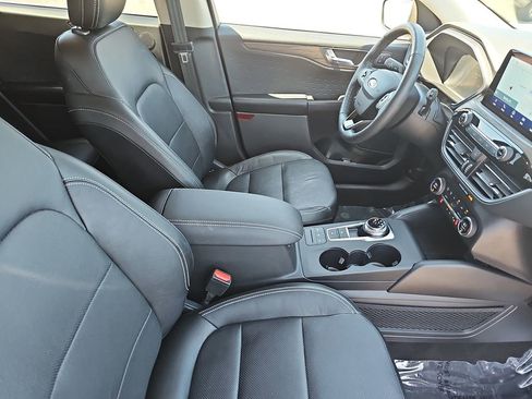 Used 2020 Ford Escape Titanium AWD/4WD image 10