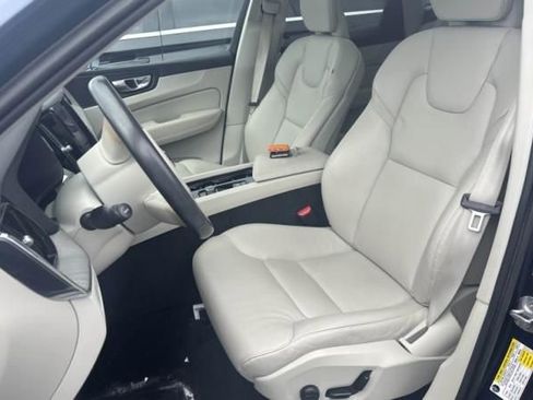 Used 2023 Volvo XC60 B5 Plus w/ Climate Package AWD/4WD image 10