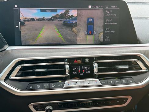 Used 2022 BMW X5 xDrive40i w/ Premium Package AWD/4WD image 29