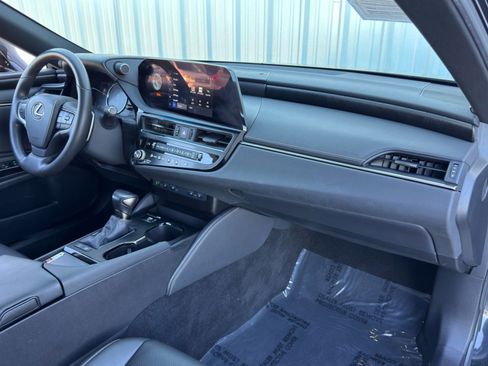 Used 2023 Lexus ES 300h w/ Premium Package image 14