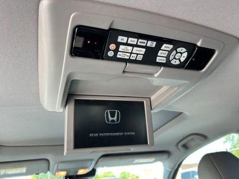 Used 2017 Honda Pilot Touring image 24