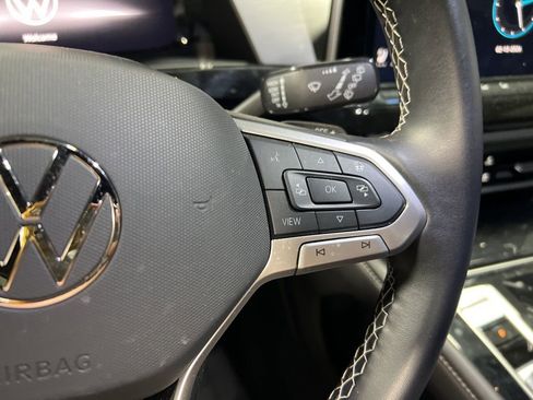 Used 2025 Volkswagen Atlas Cross Sport SE image 27