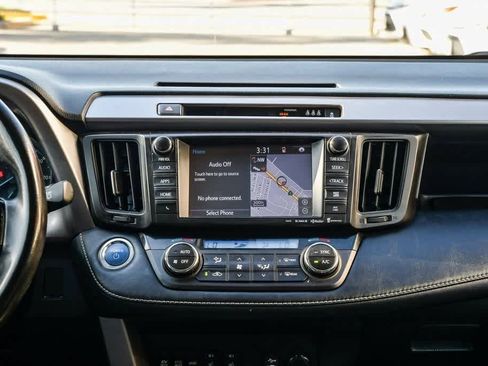 Used 2017 Toyota RAV4 Limited image 13