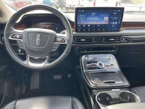 Used 2022 Lincoln Nautilus Reserve image 12