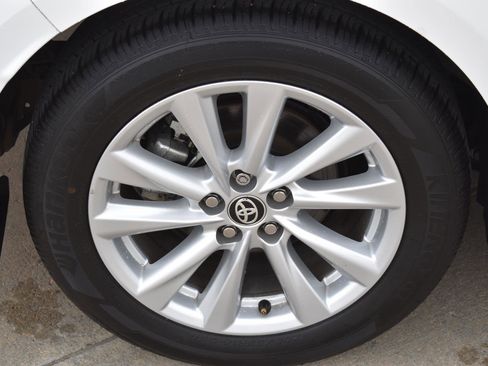 Used 2025 Toyota Corolla LE FWD image 11