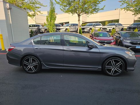 Used 2016 Honda Accord Sport image 8