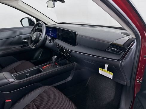 Certified 2025 Nissan Kicks SR AWD/4WD image 35
