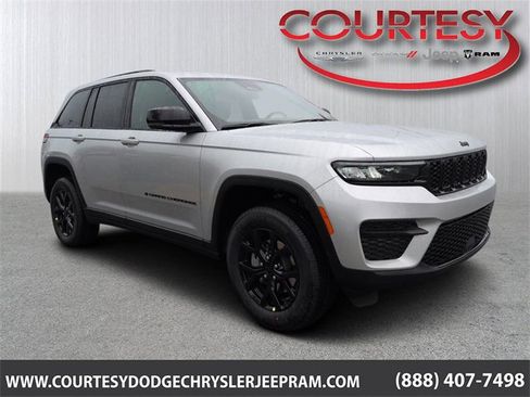 New 2025 Jeep Grand Cherokee Altitude image 1