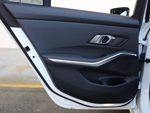 Used 2019 BMW 330i Sedan w/ Driving Assistance Package image 18