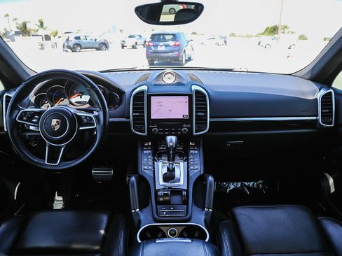 Used 2018 Porsche Cayenne S AWD/4WD image 12
