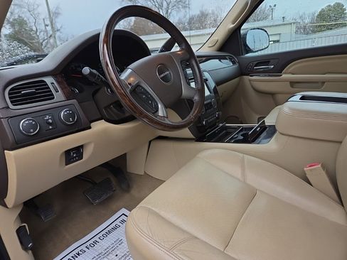 Used 2014 GMC Sierra 2500 Denali w/ Suspension Package, Off-Road image 16