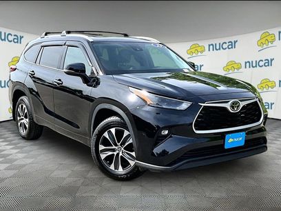 Used 2023 Toyota Highlander XLE