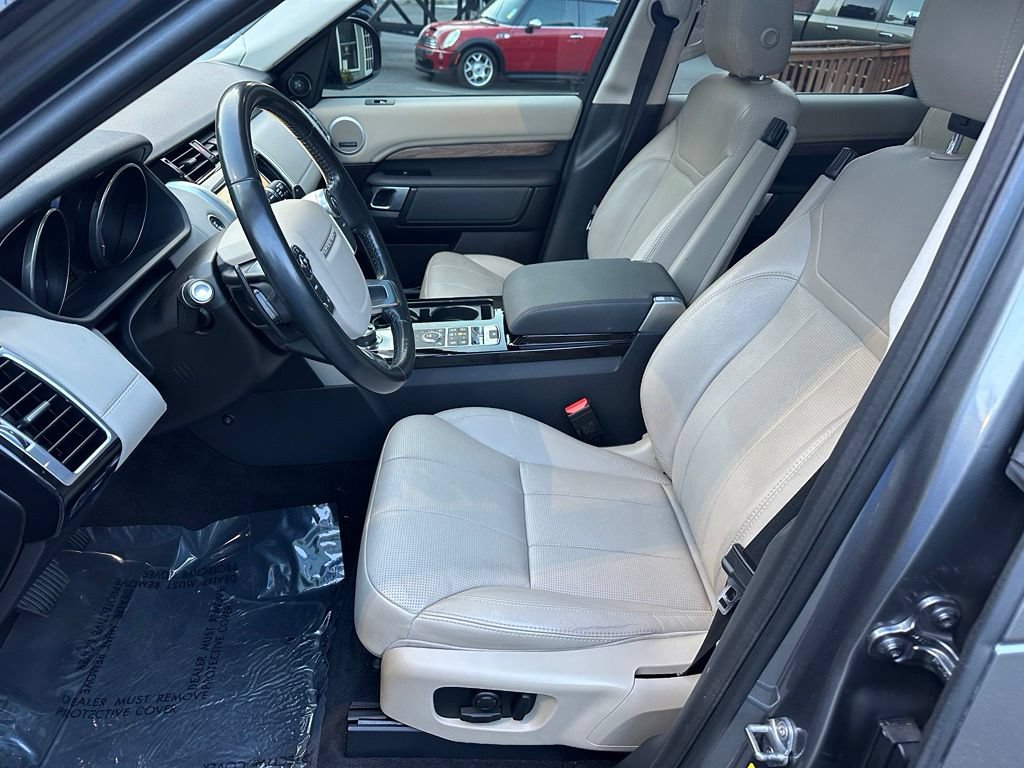 Used 2017 Land Rover Discovery HSE AWD/4WD image 9