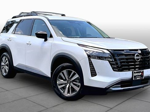 New 2026 Nissan Pathfinder SL FWD image 2