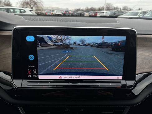 New 2026 Volkswagen Atlas SE image 15