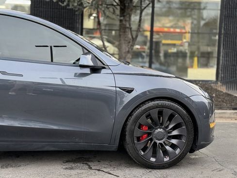 Used 2021 Tesla Model Y Performance image 23
