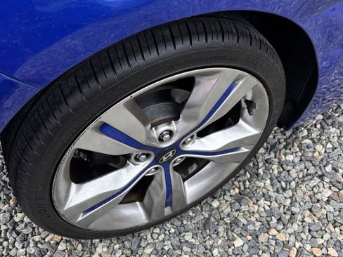 Used 2012 Hyundai Veloster w/ Style Pkg FWD image 35