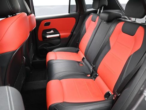 Used 2024 Mercedes-Benz GLA 35 AMG 4MATIC image 34
