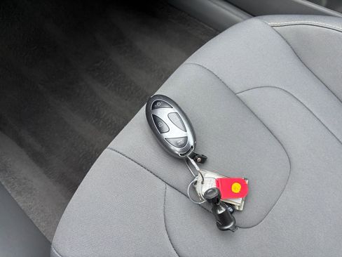 Used 2025 Hyundai Elantra SEL FWD image 22
