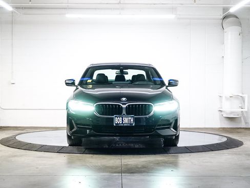Used 2023 BMW 540i w/ Premium Package RWD image 2