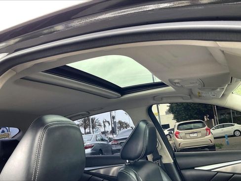 Used 2015 INFINITI Q50 Premium w/ Navigation Package RWD image 22