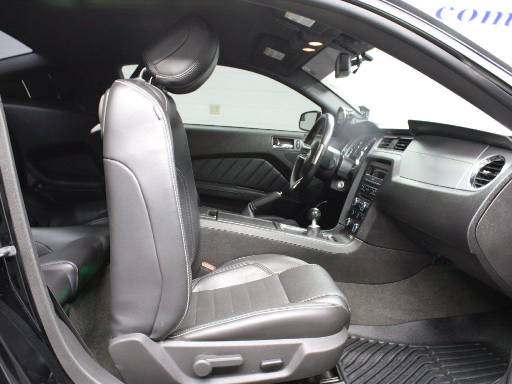Used 2013 Ford Mustang GT Premium w/ Security Pkg RWD image 23