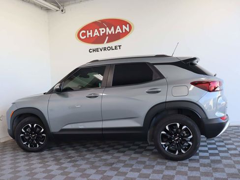 Used 2023 Chevrolet TrailBlazer LT FWD image 3