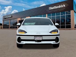 New 2025 Hyundai Ioniq 6 SE video 2