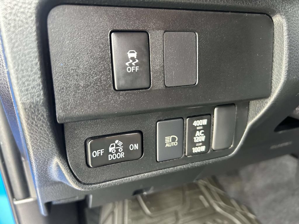 Used 2020 Toyota Tacoma TRD Sport w/ Technology Package AWD/4WD image 21