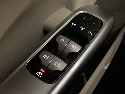 Used 2022 Mercedes-Benz C 300 Sedan image 9