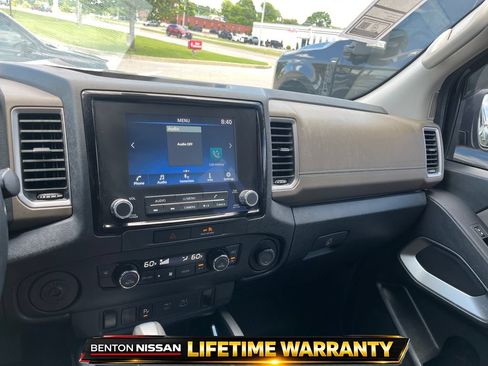 Used 2022 Nissan Frontier SV w/ Technology Package RWD image 15