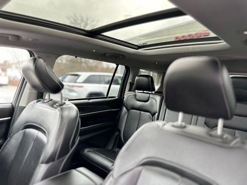 Used 2023 Jeep Grand Cherokee L Limited w/ Luxury Tech Group II AWD/4WD image 12