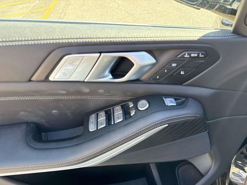 Used 2022 BMW X7 xDrive40i w/ Cold Weather Package image 17